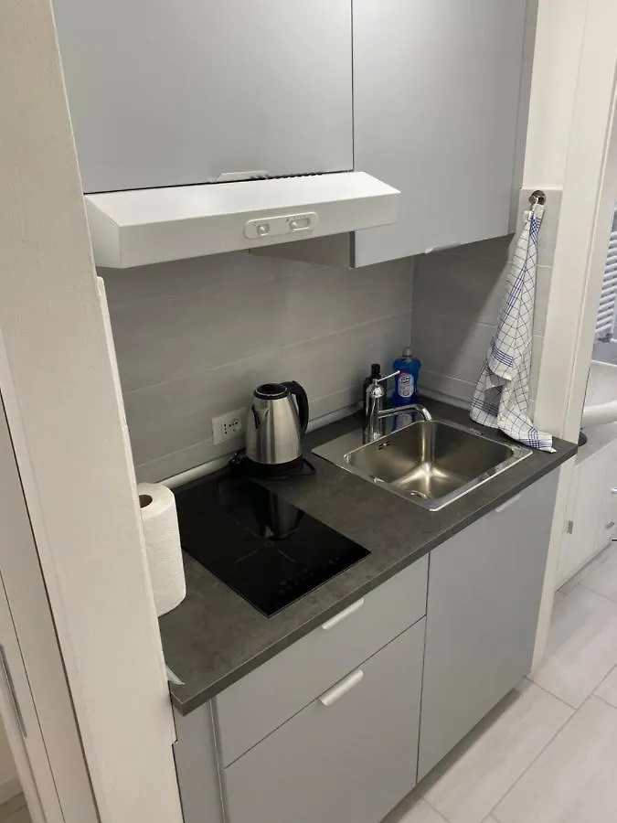 Stadio 1 - Appartamenti Monolocali Con Bagno Privato 베로나 0*,  이탈리아