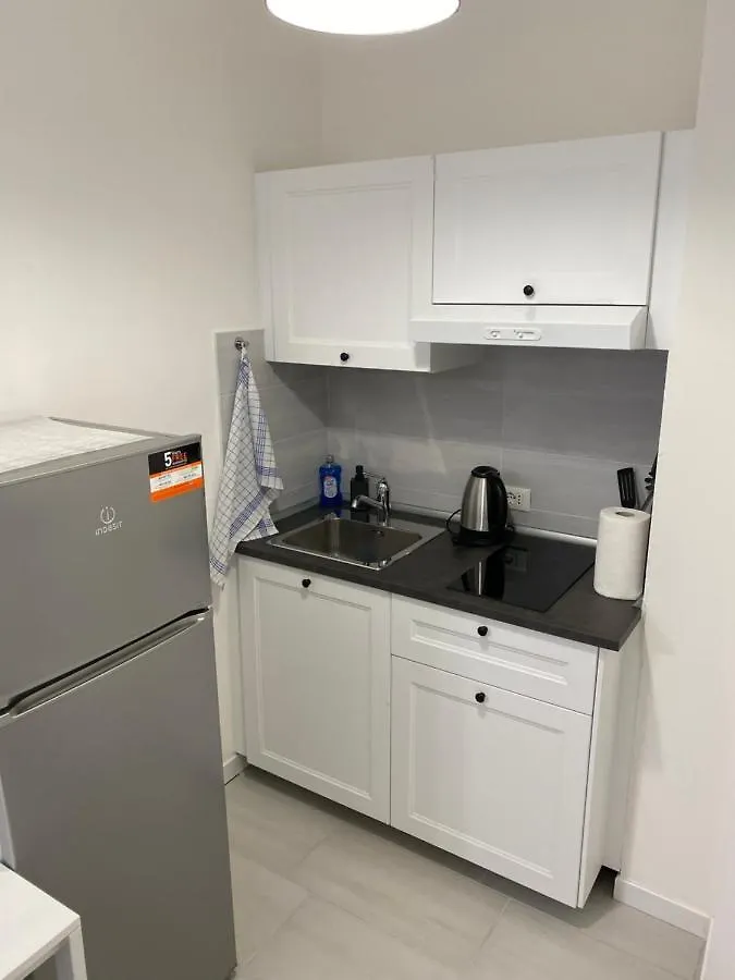 Stadio 1 - Appartamenti Monolocali Con Bagno Privato 베로나 아파트