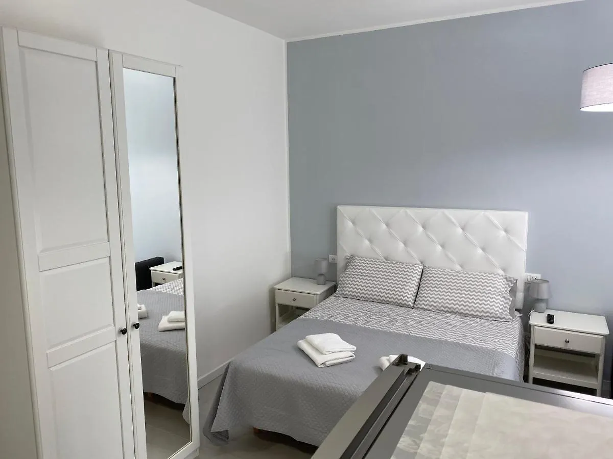 Stadio 1 - Appartamenti Monolocali Con Bagno Privato 베로나
