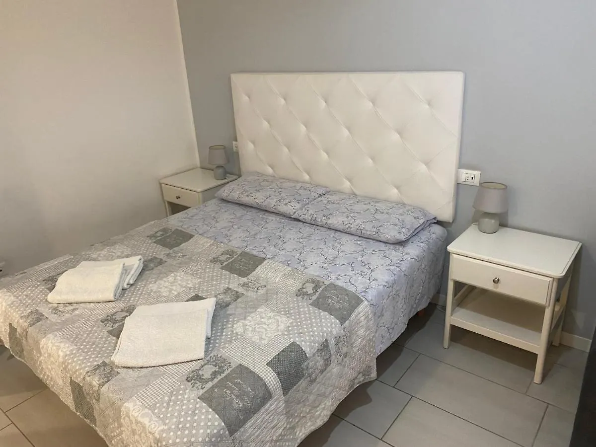 Stadio 1 - Appartamenti Monolocali Con Bagno Privato 베로나