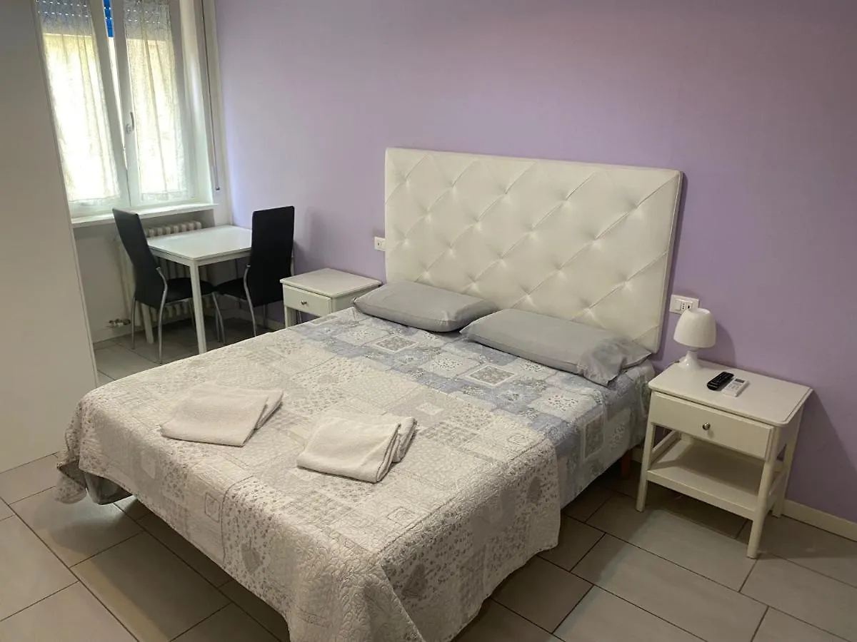 Stadio 1 - Appartamenti Monolocali Con Bagno Privato 베로나 이탈리아